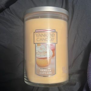 New jar - yankee candle vanilla cupcake scent